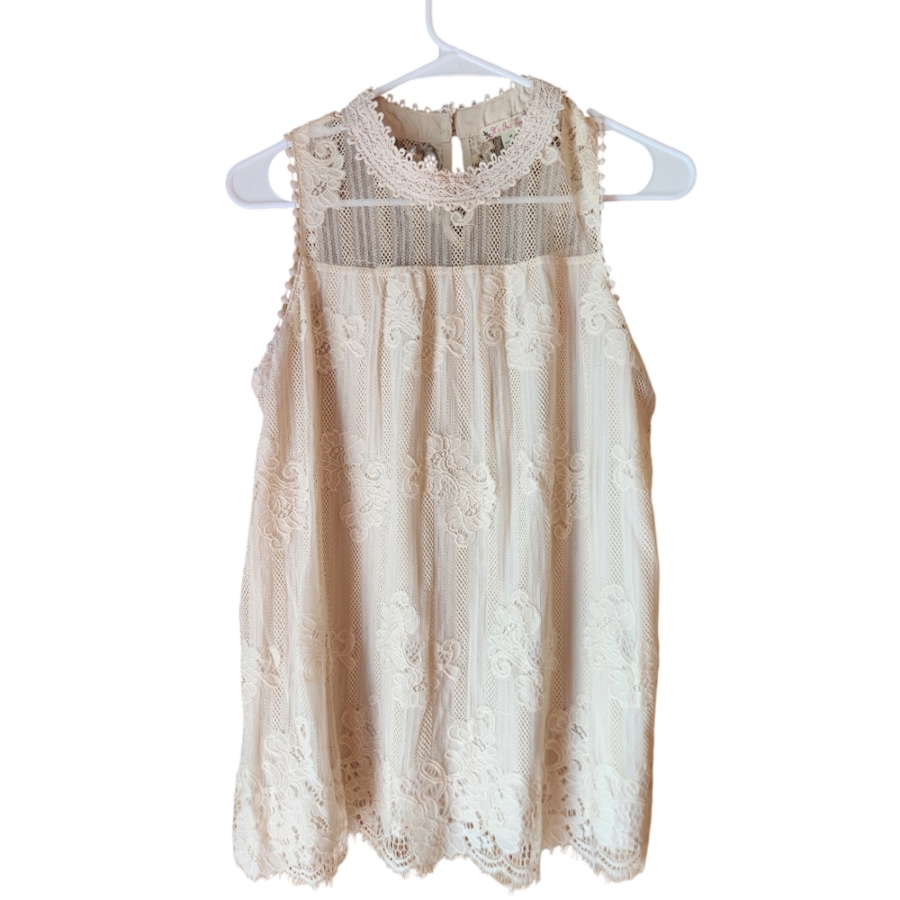 It's Our Time Women's Sleeveless Size Medium Cream Lace Top Fringe Hem & Trim